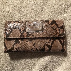 Guess Wallet